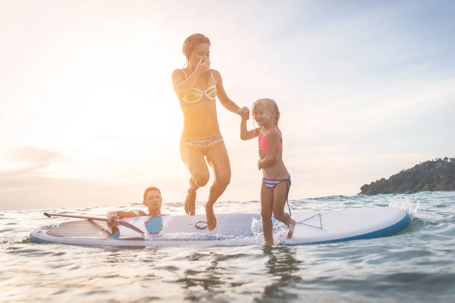 Family enjoying time together representing family therapy support at Blue Shores Counselling in Collingwood and Stayner.