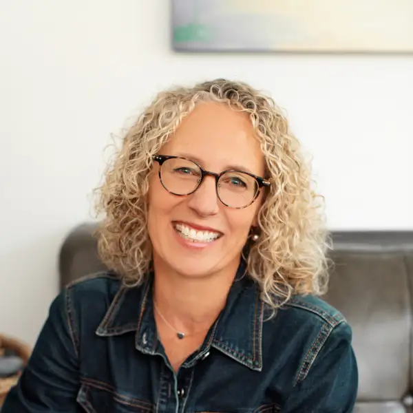 Meredith, Registered Social Worker at Blue Shores Counselling in Collingwood and Stayner.